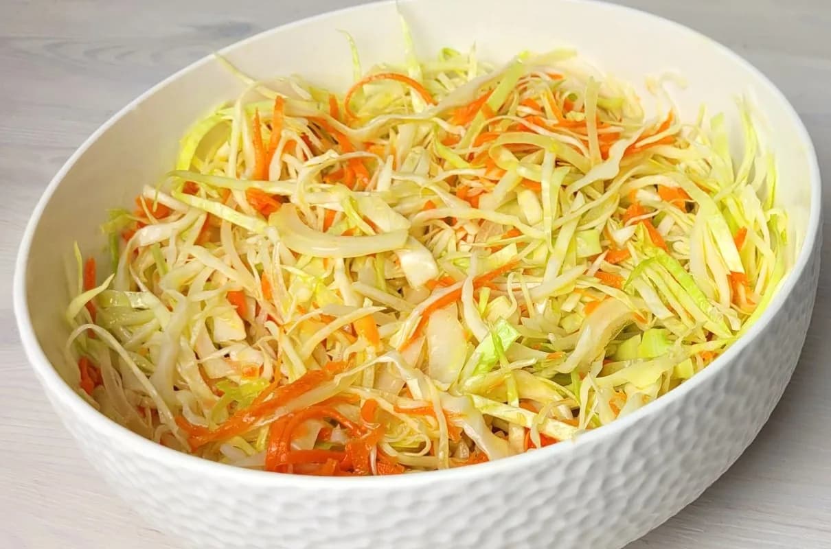 Surówka z białej kapusty jak u Chińczyka - idealny przepis na smakowitość