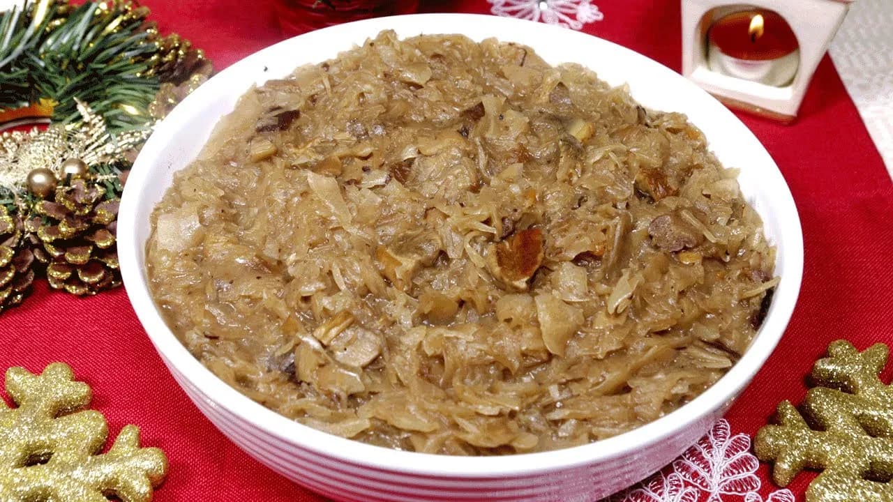 Jakie przyprawy do kapusty z grzybami, by uniknąć mdłego smaku?