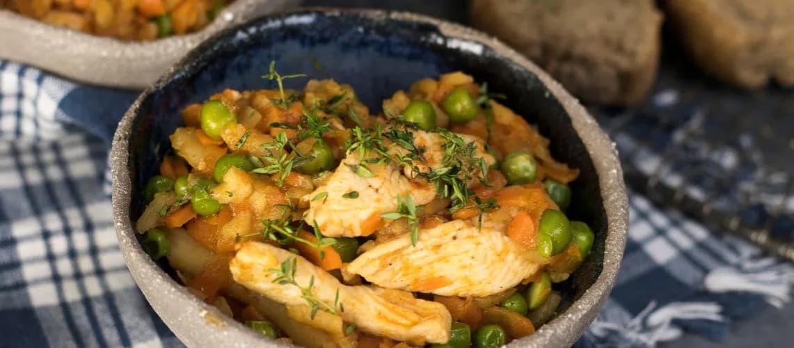 Jak zrobić potrawkę z kurczaka w sosie, która zachwyci każdego