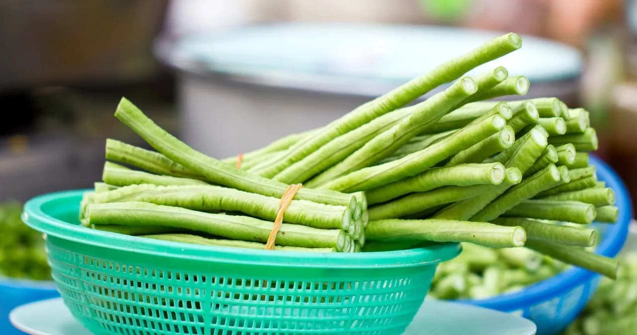 Warzywa, których nie powinno się używać w surówkach i dlaczego