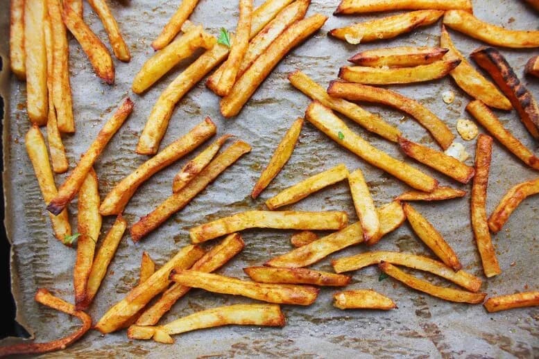 Jakie przyprawy do frytek z piekarnika, by zaskoczyć smakiem?