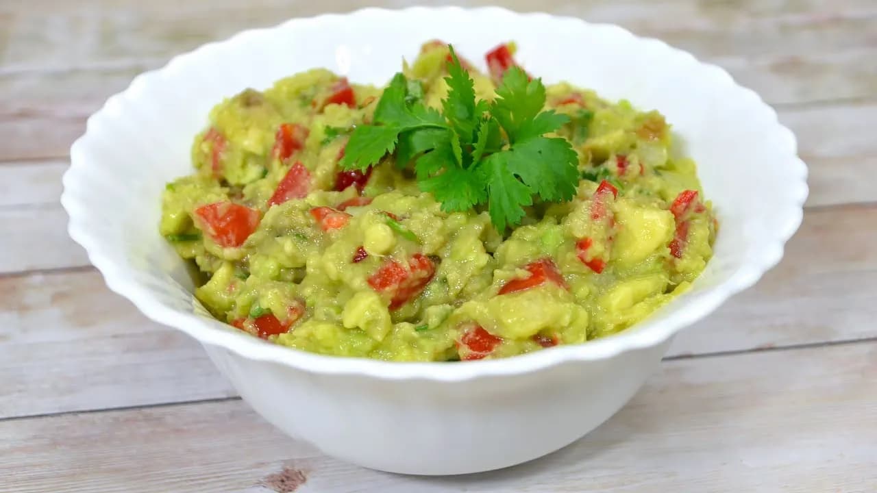 Jak się robi guacamole – prosty przepis na idealną pastę z awokado